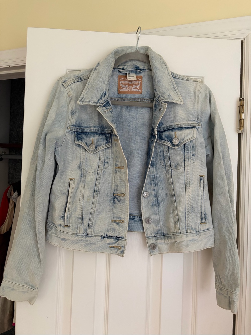 Levi's Women's Light Blue Washed Denim Jacket